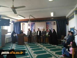 تقدیر از برگزیدگان جشنواره استانی دست ساخته ها توسط آقای آقاخانی،  مدیر کل برنامه ریزی، خدمات و رفاه دانشجویی دانشگاه 3