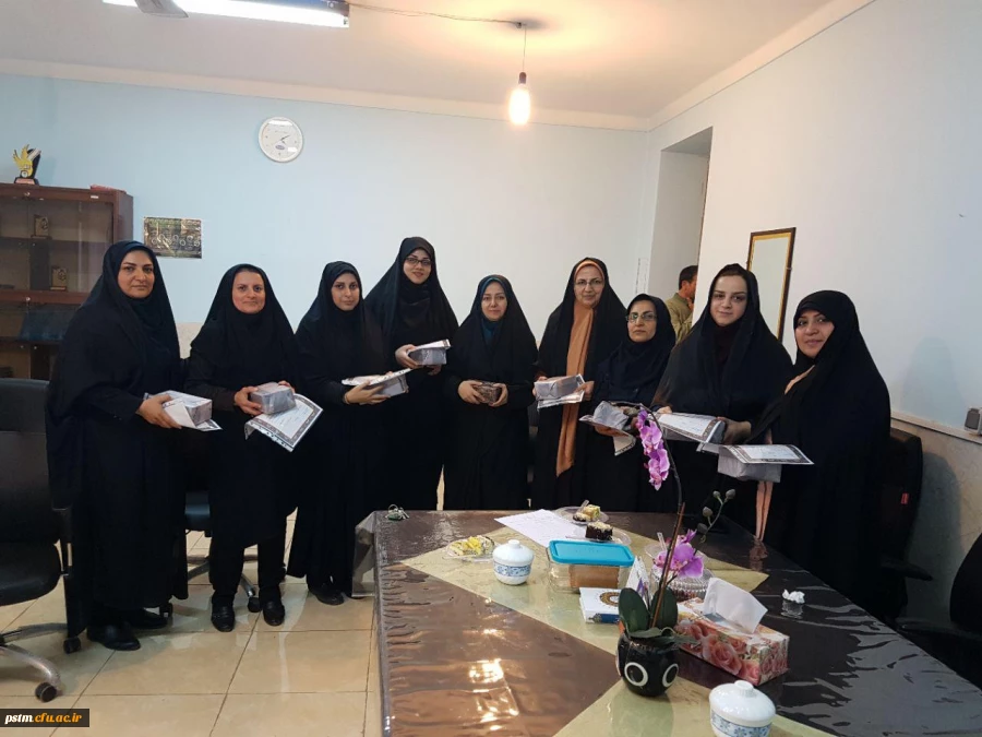 تقدیر از همکاران به مناسبت میلاد حضرت زهرا (س) و روز زن 2