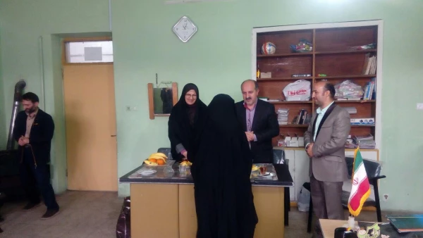 حضور مسئولین دانشگاه در جلسه شورای آموزگاران مدرسه همکار مدرسه شهید مرادی و اهداء جوایز به دانش آموزان  11