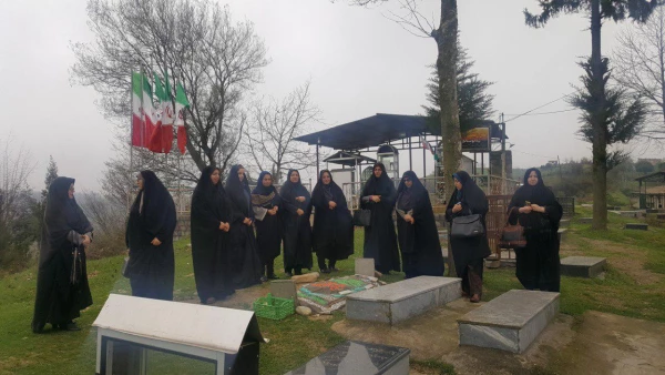 حضور سرپرستان پردیس و مرکز حضرت فاطمه (س) قائمشهر به همراه کارکنان  برمزار شهدا و تجدید میثاق با آرمان های آنان در روز شهدا 2