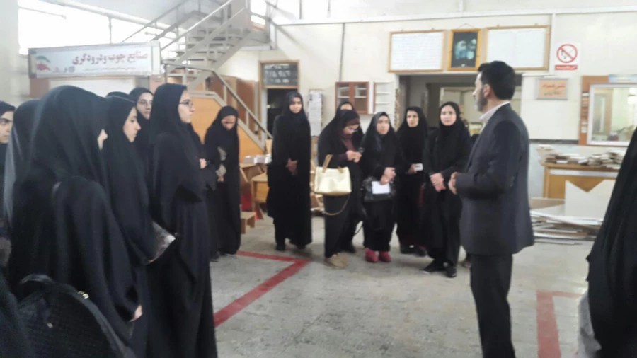 بازدید دانشجویان از مرکز آموزش فنی و حرفه ای 22 بهمن ساری 3
