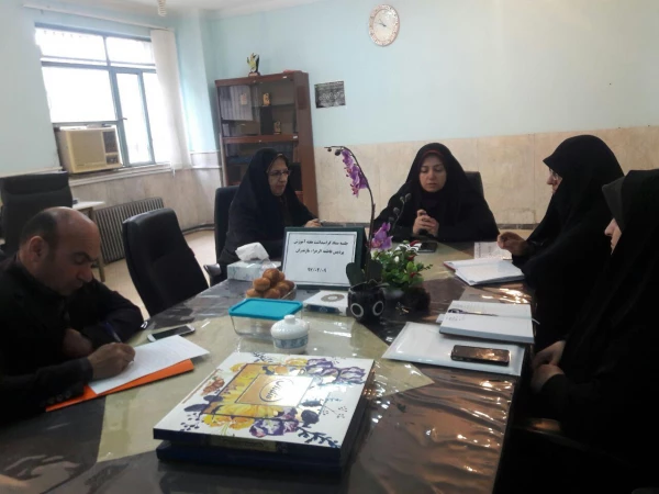 برگزاری جلسه هماهنگی  هفته گرامیداشت مقام معلم و برنامه های آن 2