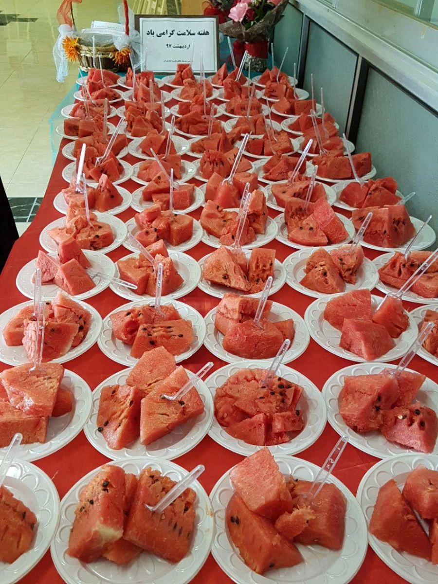 توزیع میان وعده غذایی به مناسبت هفته سلامت 3