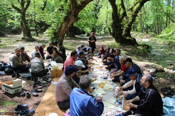 به مناسبت هفته سلامت  انجام شد: کارگاه کمک های اولیه و فوریت های پزشکی-توزیع بروشور به همت مشاور و کانون همیار سلامت-توزیع کشمش به عنوان جایگزین مفید ماده قندی همراه با پیام های تندرستی در بین کارکنان و اساتید به همت کانون طب سنتی 6