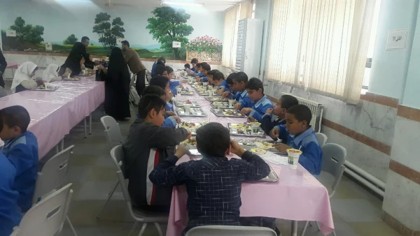 حضور مسئولین، معلمان و دانش آموزان مدرسه همکار شهید مرادی در پردیس و برگزاری مراسم تقدیر از معلمان 3