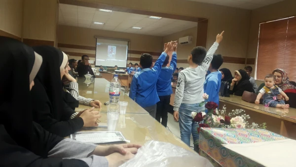 حضور مسئولین، معلمان و دانش آموزان مدرسه همکار شهید مرادی در پردیس و برگزاری مراسم تقدیر از معلمان 13