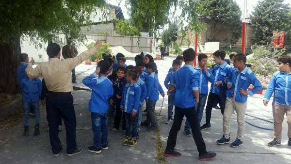 حضور مسئولین، معلمان و دانش آموزان مدرسه همکار شهید مرادی در پردیس و برگزاری مراسم تقدیر از معلمان 8