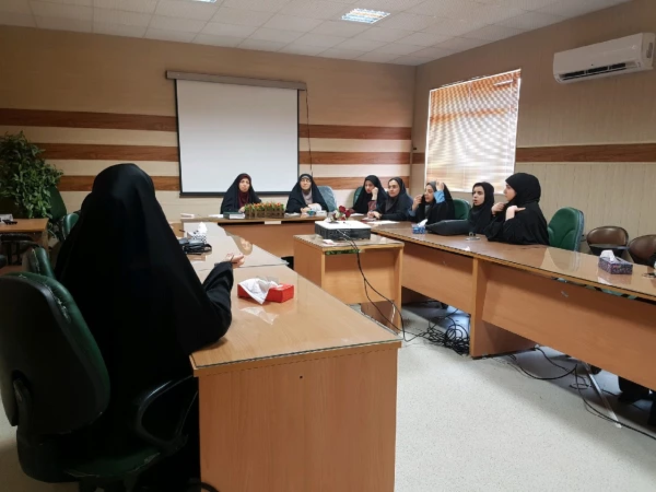 برگزاری جلسه هم اندیشی مسئولین با نمایندگان اتاق های سرا و شورای صنفی به جهت برگزاری مراسم ضیافت افطار دانشجویی  5