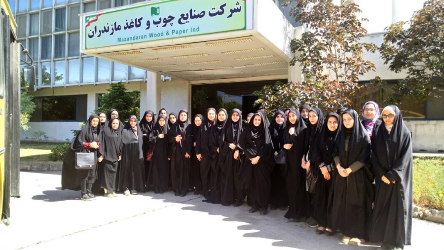 بازدید علمی دانشجویان از شرکت صنایع چوب و کاغذ شهرستان ساری و آشنایی با فرآیند تولید کاغذ 6