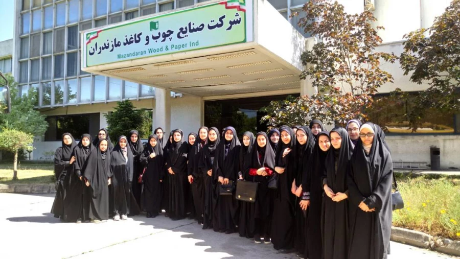 بازدید علمی دانشجویان از شرکت صنایع چوب و کاغذ شهرستان ساری و آشنایی با فرآیند تولید کاغذ 7