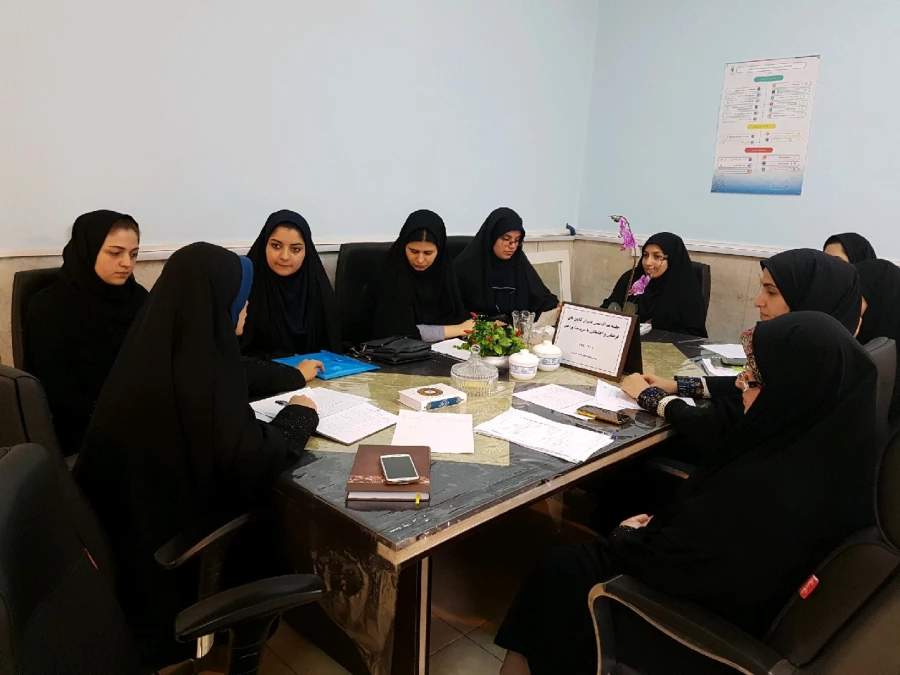 نشست هم اندیشی دبیران کانون های فرهنگی و اجتماعی با مسئولین پردیس 3