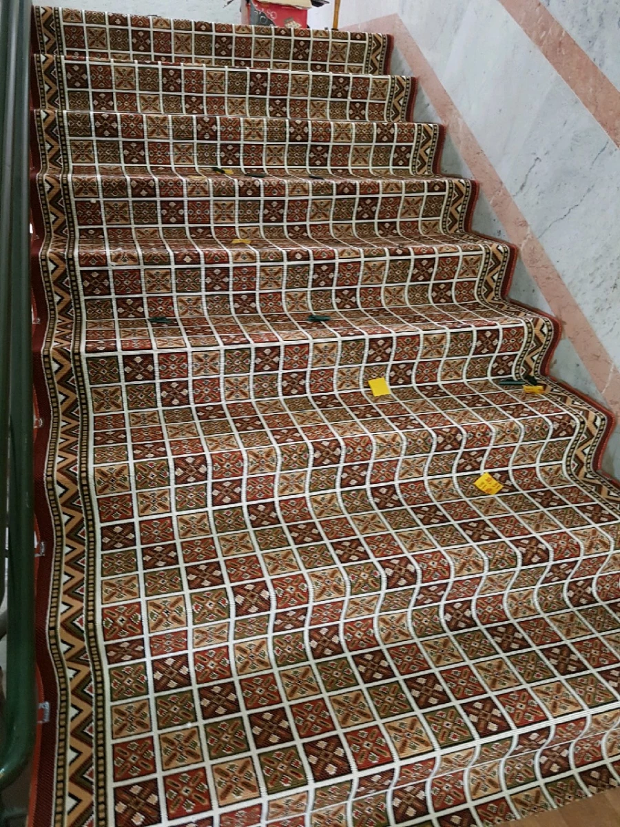 بهسازی سرای دانشجویی با مفروش نمودن راهروها و خرید تشک 5