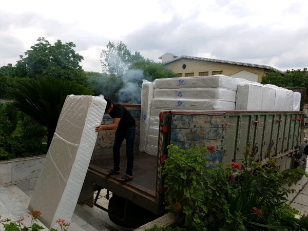 بهسازی سرای دانشجویی با مفروش نمودن راهروها و خرید تشک 9