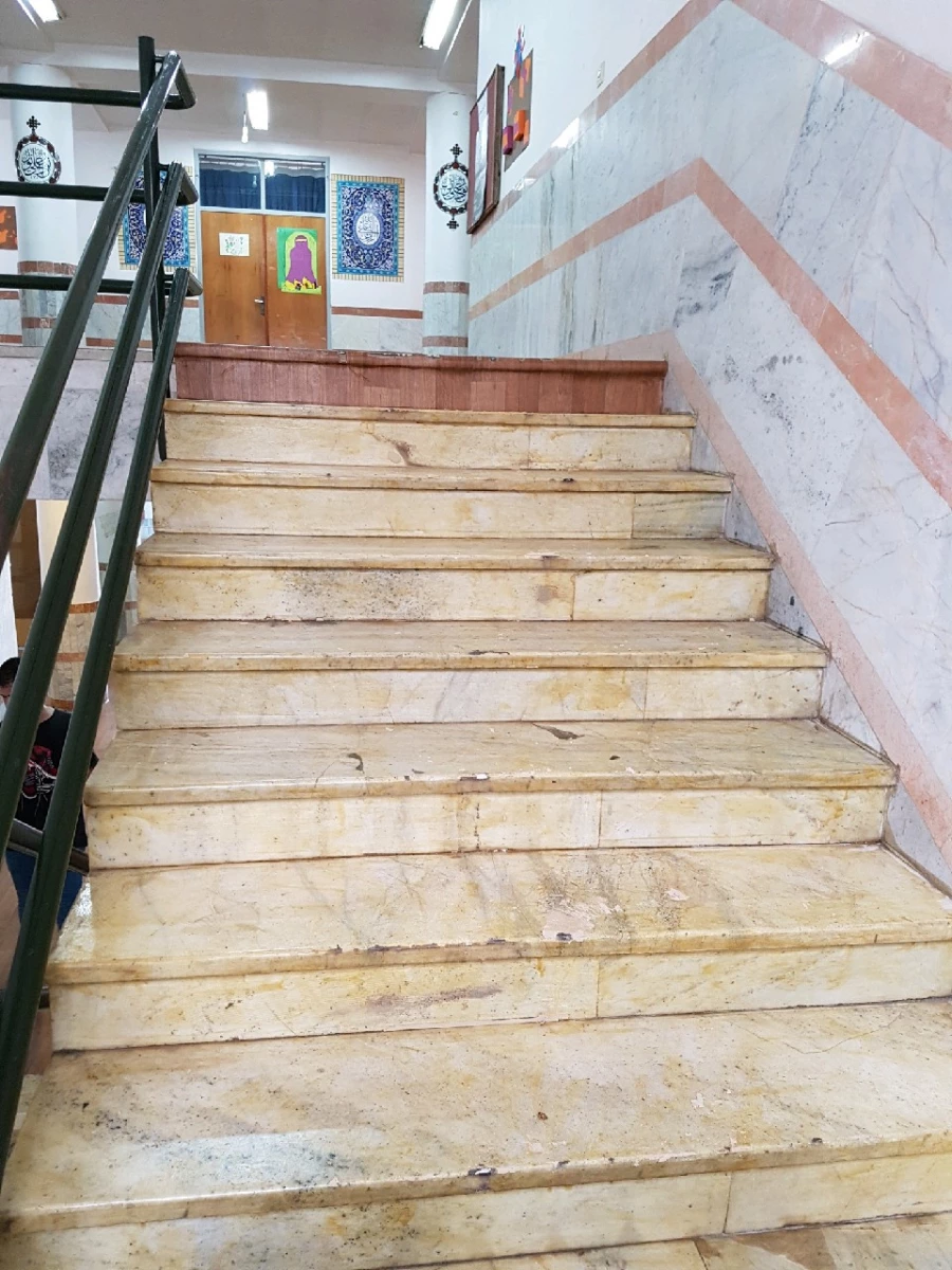 بهسازی سرای دانشجویی با مفروش نمودن راهروها و خرید تشک 7