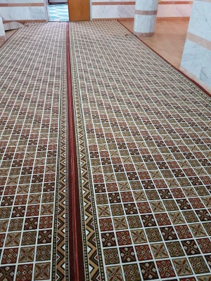 بهسازی سرای دانشجویی با مفروش نمودن راهروها و خرید تشک 8