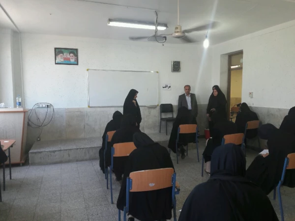 بازدید معاونت های آموزشی، پزوهشی و فرهنگی و  توسعه منابع و دانشجویی مدیریت استانی از برگزاری امتحانات در پردیس 5