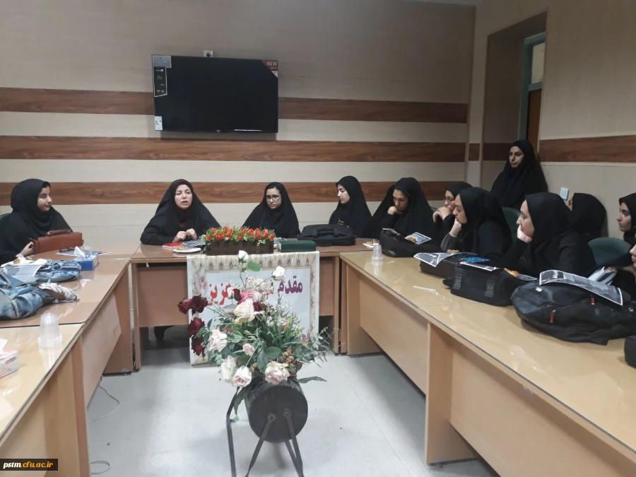 نشست صمیمی و توجیهی سرپرست پردیس با دانشجویان جدیدالورود پردیس