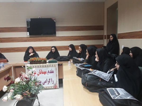 نشست صمیمی و توجیهی سرپرست پردیس با دانشجویان جدیدالورود پردیس