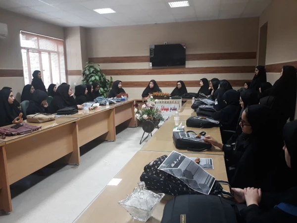 نشست صمیمی و توجیهی سرپرست پردیس با دانشجویان جدیدالورود پردیس