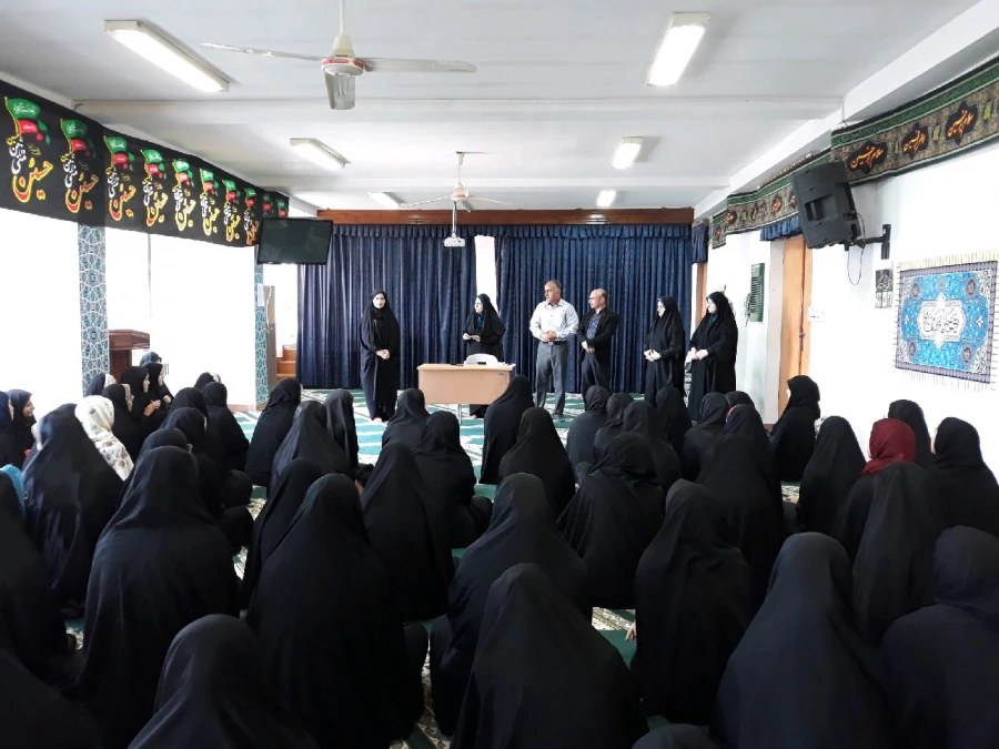 نشست توجیهی واحد آموزش، گروه آموزشی و واحد فرهنگی پردیس با دانشجویان جدیدالورود در ساعت فرهنگی 6