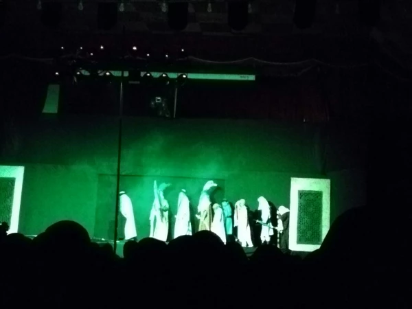 حضور دانشجویان پردیس در برنامه نمایش عاشورایی حسینیه عاشقان شهرستان ساری 4