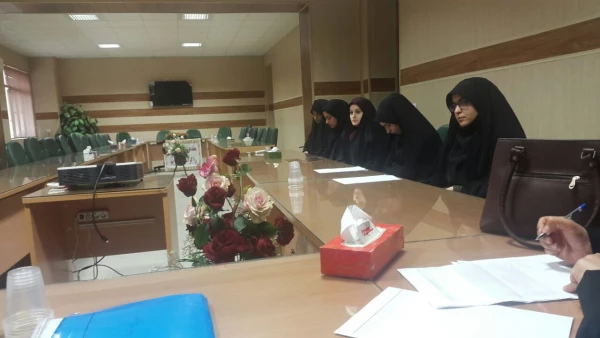 نشست مسئولین پردیس با دبیران کانون ها و تشکل ها درآستانه هفته بهداشت روان 3