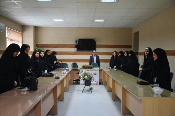 برگزاری نشست معاونت آموزشی، پژوهشی و فرهنگی مدیریت استانی دانشگاه با دبیران کانون های فرهنگی و اجتماعی و نمایندگان تشکل ها 4