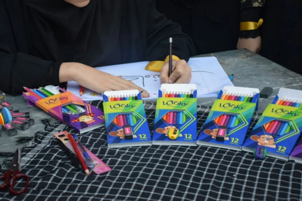 به همت بسیج دانشجویی پردیس برگزار شد: نمایشگاه نقاشی و فرهنگی در مسیر راهپیمایی 13 آبان 6