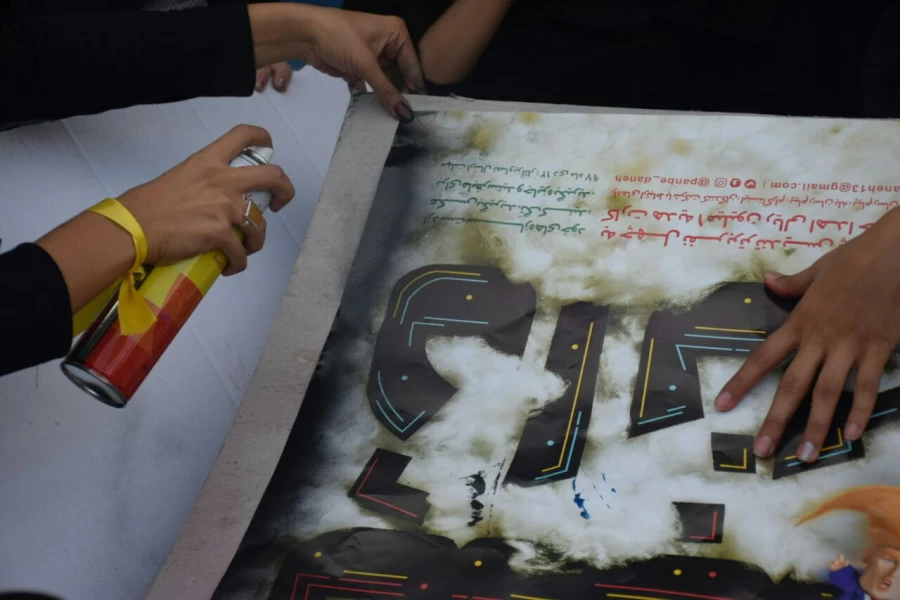 به همت بسیج دانشجویی پردیس برگزار شد: نمایشگاه نقاشی و فرهنگی در مسیر راهپیمایی 13 آبان 8