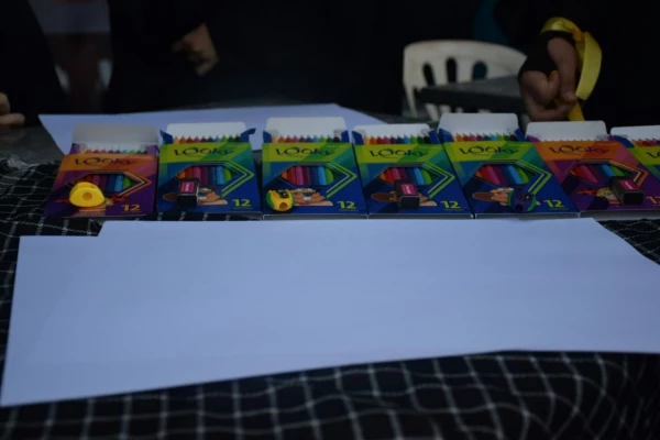 به همت بسیج دانشجویی پردیس برگزار شد: نمایشگاه نقاشی و فرهنگی در مسیر راهپیمایی 13 آبان 10