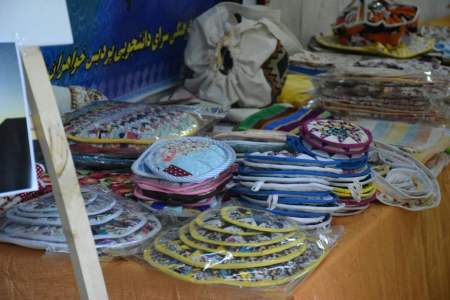 برگزاری نمایشگاه پوستر و صنایع دستی به مناسبت روز مازندران 3