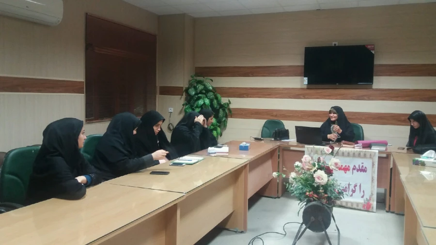 برگزاری جلسه هم اندیشی دانشجومعلمان و مشاور پردیس با موضوع "همه در برابر خشونت علیه زنان مسئولند" 3