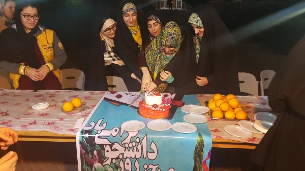 در آستانه روز دانشجو در محوطه سرای دانشجویی برگزار شد: نشست صمیمی دانشجویان با سرپرست پردیس، سرو شام و خاطره گویی 4