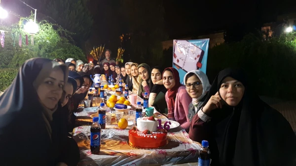 در آستانه روز دانشجو در محوطه سرای دانشجویی برگزار شد: نشست صمیمی دانشجویان با سرپرست پردیس، سرو شام و خاطره گویی 10