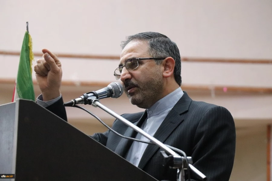 حضور مسئولین و دانشجویان پردیس و مراکز تابعه در همایش استانی تربیت معلم تحول آفرین در سایه مدیریت جهادی و مشارکت همگانی 5