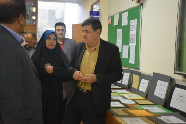 حضور آقای دکتر خنیفر در پردیس و بازدید از ساختمان آموزشی و سرای دانشجویی 8