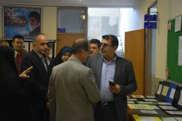 حضور آقای دکتر خنیفر در پردیس و بازدید از ساختمان آموزشی و سرای دانشجویی 9