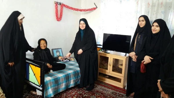 تکریم خانواده شهید فرامرز عرب در آستانه سالروز حماسه 9 دی، روز بصیرت و میثاق امت با ولایت 5