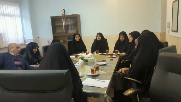 برگزاری جلسه هم اندیشی بسیج فرهنگیان اداره کل آموزش و پرورش استان با مسئولین پردیس  و نمایندگان دانشجویان  3