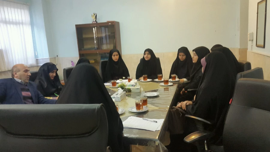 برگزاری جلسه هم اندیشی بسیج فرهنگیان اداره کل آموزش و پرورش استان با مسئولین پردیس  و نمایندگان دانشجویان  3