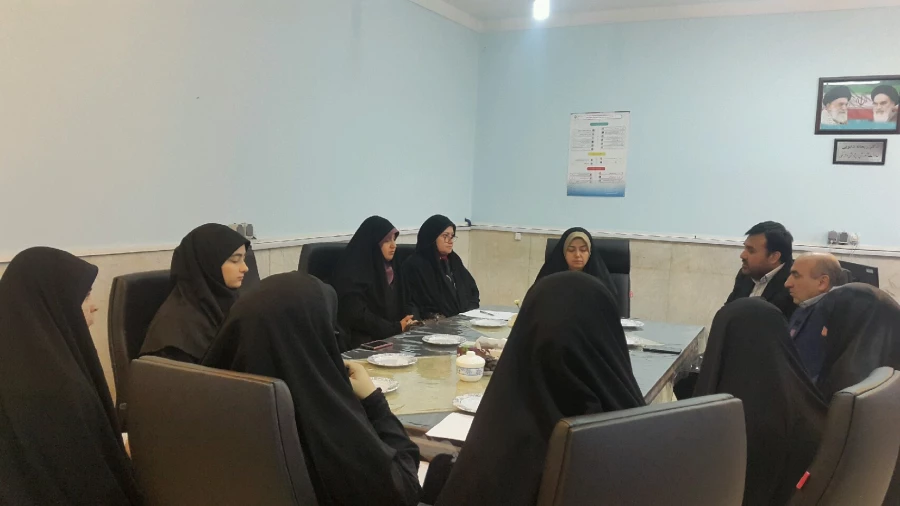برگزاری جلسه هم اندیشی بسیج فرهنگیان اداره کل آموزش و پرورش استان با مسئولین پردیس  و نمایندگان دانشجویان  4