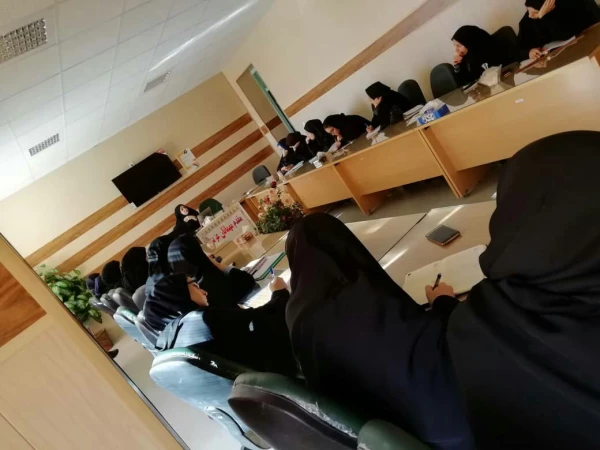 برگزاری کارگاه مقاله نویسی تحت عنوان « مسئله یابی و آشنایی با پایگاه های نمایه کننده ی ایرانی و خارجی»توسط اعضای هیات علمی پردیس 5