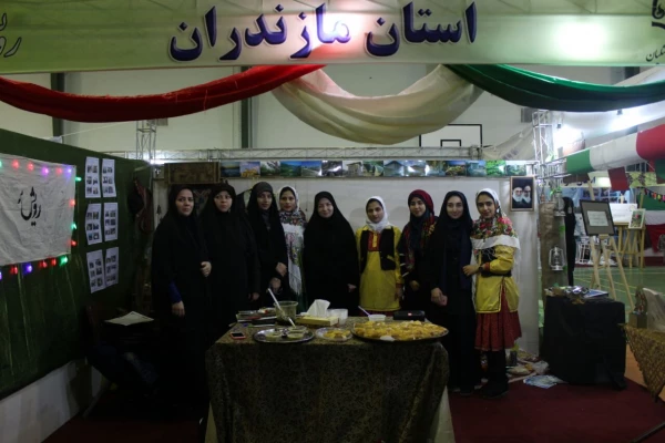 بازدید مدیرکل امور امور اجتماعی دانشگاه فرهنگیان از غرفه مازندران در جشنواره رویش 3
