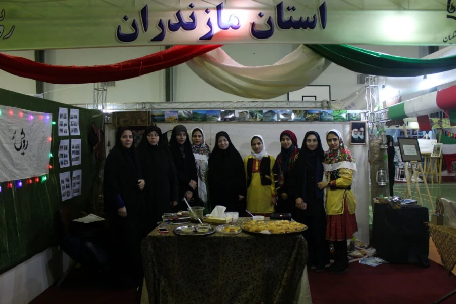 بازدید مدیرکل امور امور اجتماعی دانشگاه فرهنگیان از غرفه مازندران در جشنواره رویش 3