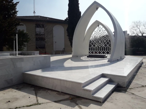 مساعدت شهرداری منطقه 2 شهرستان ساری در تکمیل پروژه یادمان شهید گمنام پردیس 2