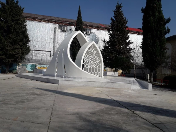 مساعدت شهرداری منطقه 2 شهرستان ساری در تکمیل پروژه یادمان شهید گمنام پردیس 4