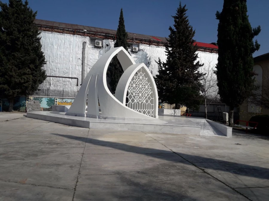 مساعدت شهرداری منطقه 2 شهرستان ساری در تکمیل پروژه یادمان شهید گمنام پردیس 4