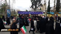 دانشجو معلمان پردیس فاطمه الزهراء (س) دانشگاه فرهنگیان مازندران در غرفه این دانشگاه در مسیر راهپیمایی ۲۲ بهمن عشق به وطن، پرچم و آرمان ها را تدریس کردند 2