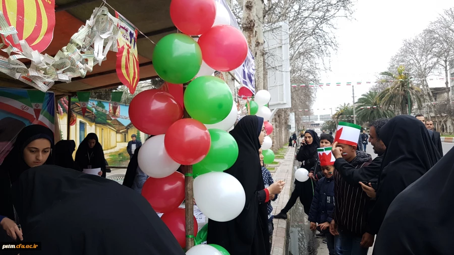 حضور مسئولین، همکاران و دانشجویان پردیس در راهپیمایی 22 بهمن و  فعالیت های غرفه دانشگاه به روایت تصویر 5