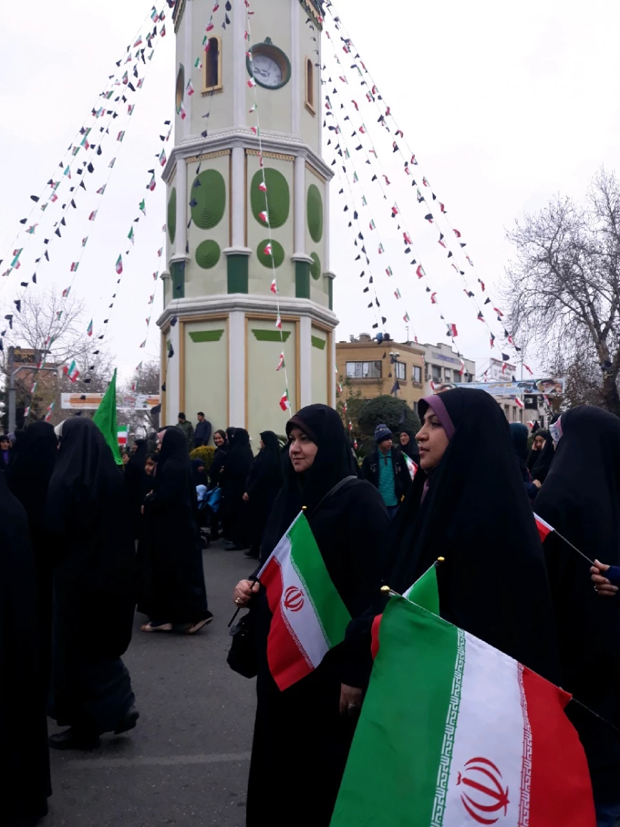 حضور مسئولین، اساتید و دانشجویان پردیس در راهپیمایی چهلمین سالگرد پیروزی انقلاب اسلامی و غرفه دانشگاه به روایت تصویر 5